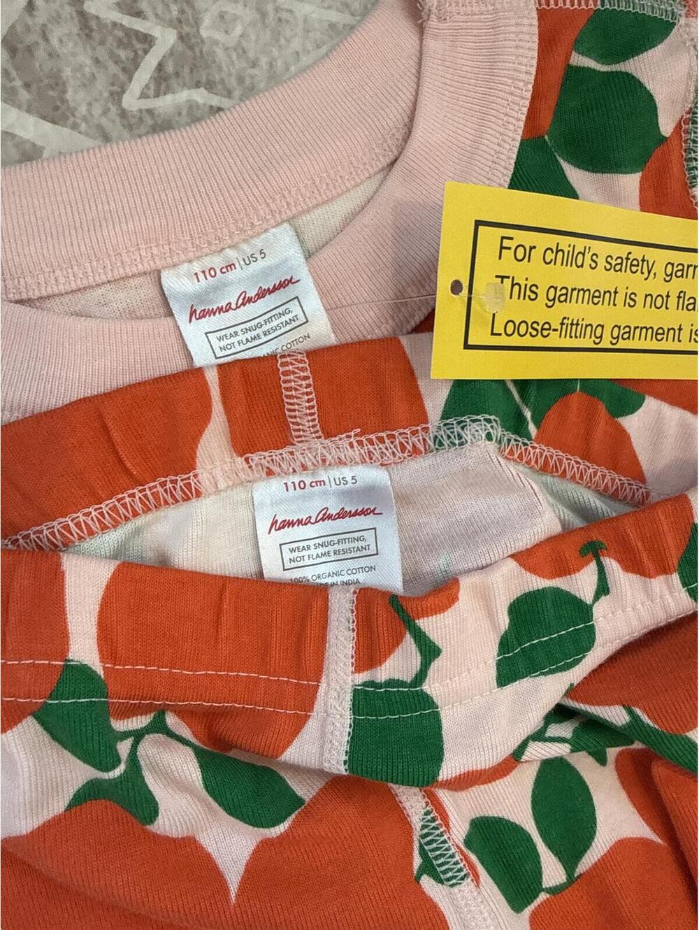 NWT Hanna Andersson Kids Organic Cotton Pajama Set with Apple Print, Size 5 - Picture 2 of 3